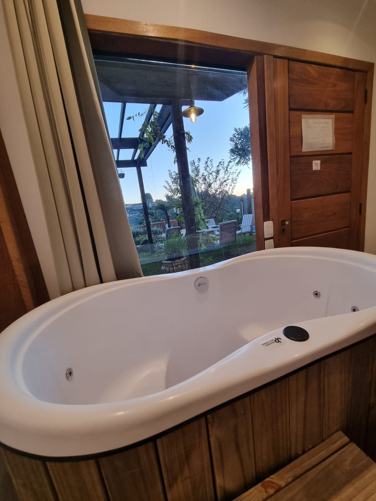 Suite Moinhos - Banheira de Hidromassagem e Vista